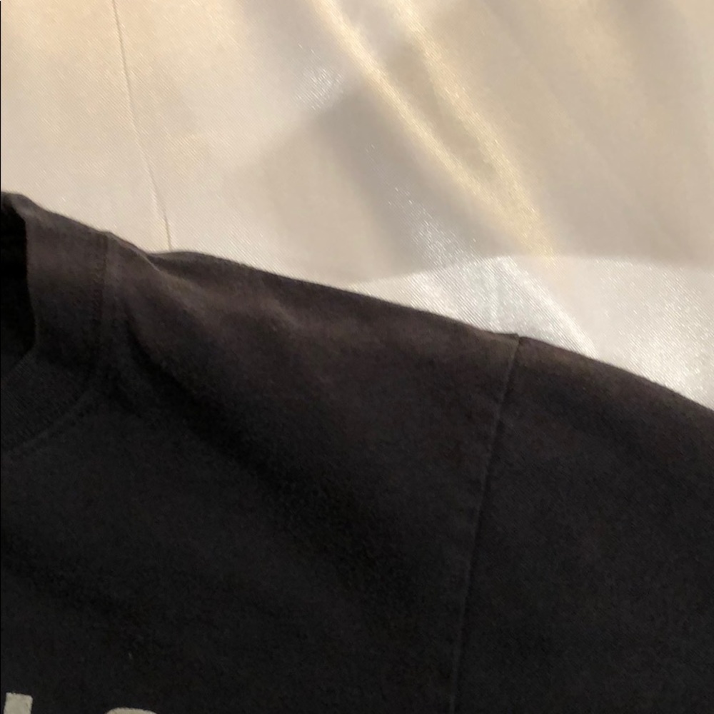 T-Shirt - Picture 4 of 7